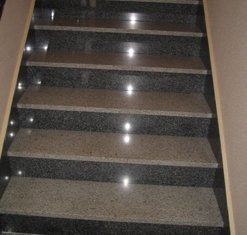 ESCALERAS VIVIENDA GRANITO